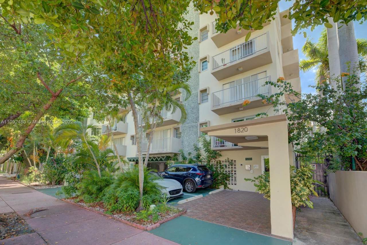 1820 James Ave - Photo 1