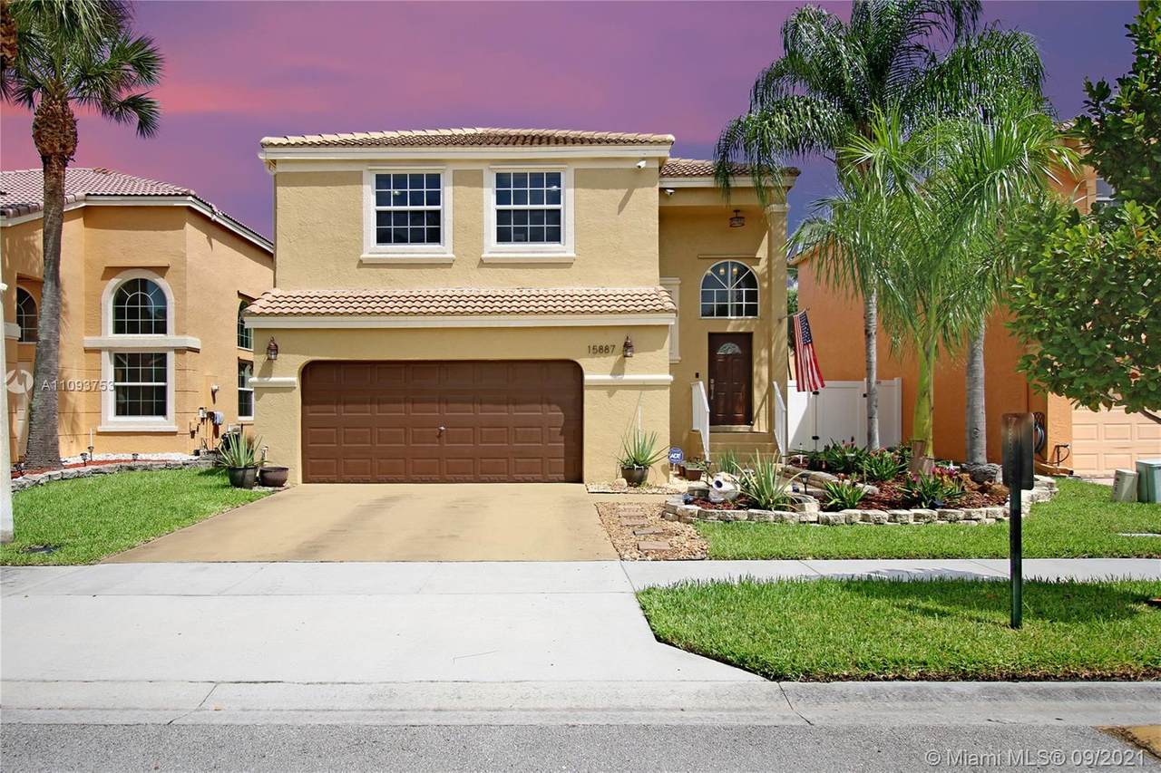 15887 4th Ct - Photo 1