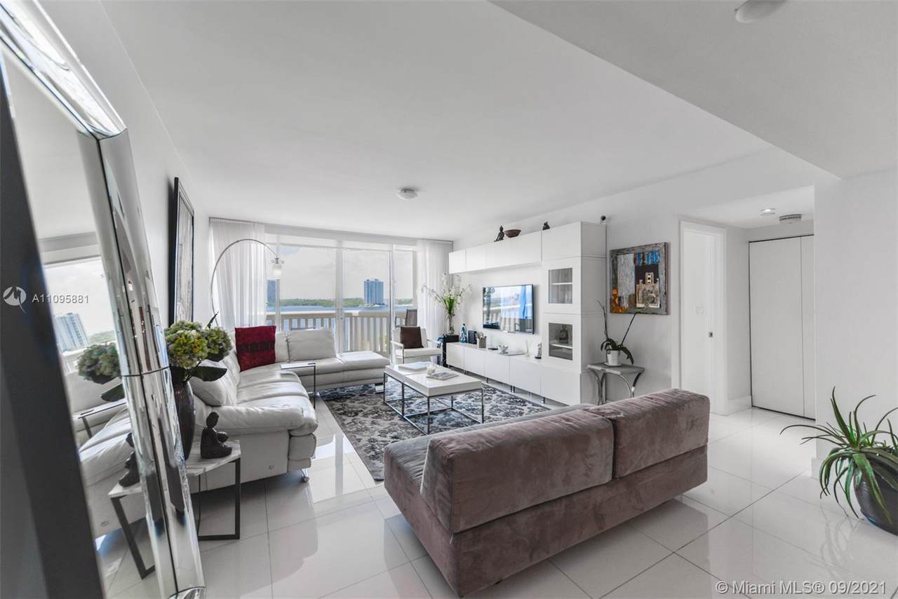 1000 Island Blvd - Photo 1