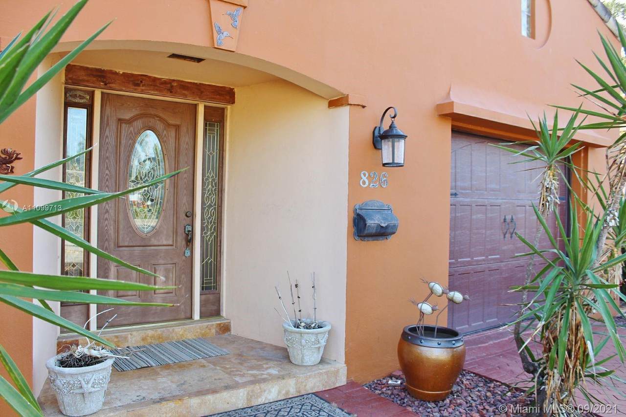 826 Hollywood Blvd - Photo 1