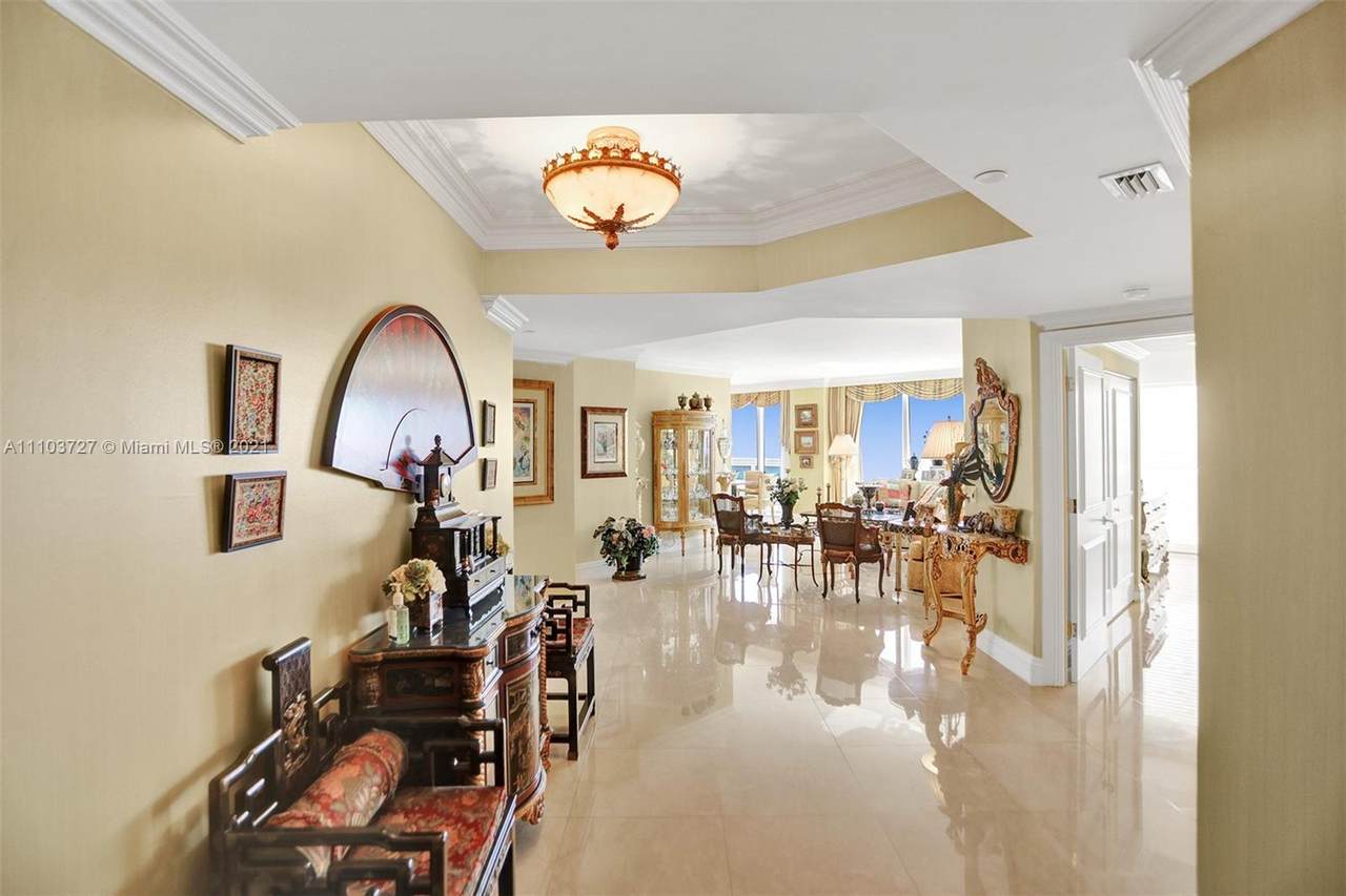 4775 Collins Ave - Photo 1