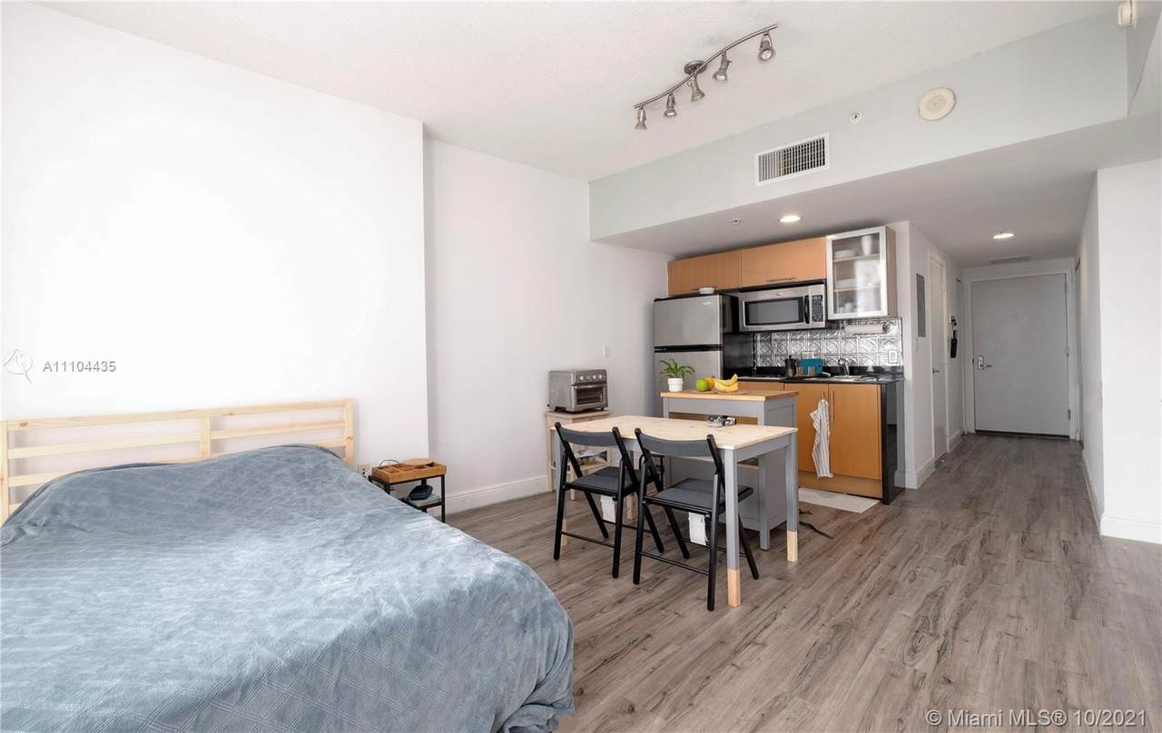 1750 Bayshore Dr - Photo 1