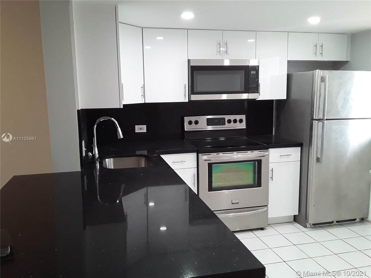 445 195th St - Photo 1
