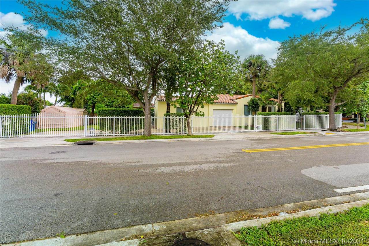 2427 25th Ave - Photo 1