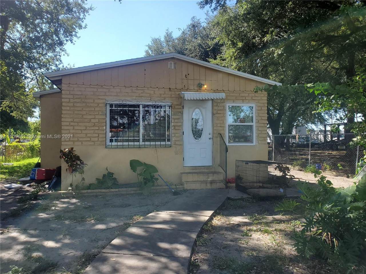 2600 88 St - Photo 1