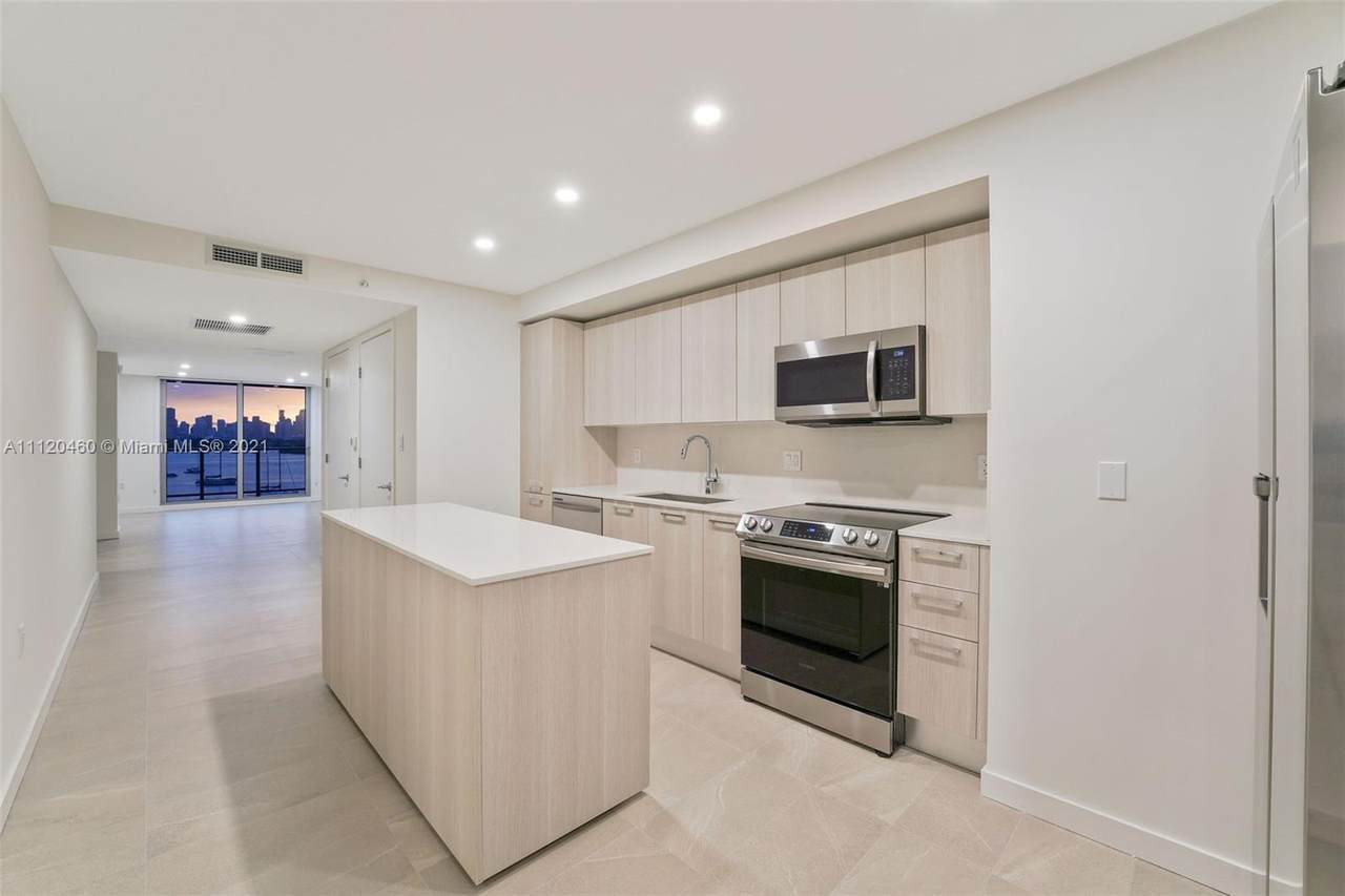 1504 Bay Rd - Photo 1
