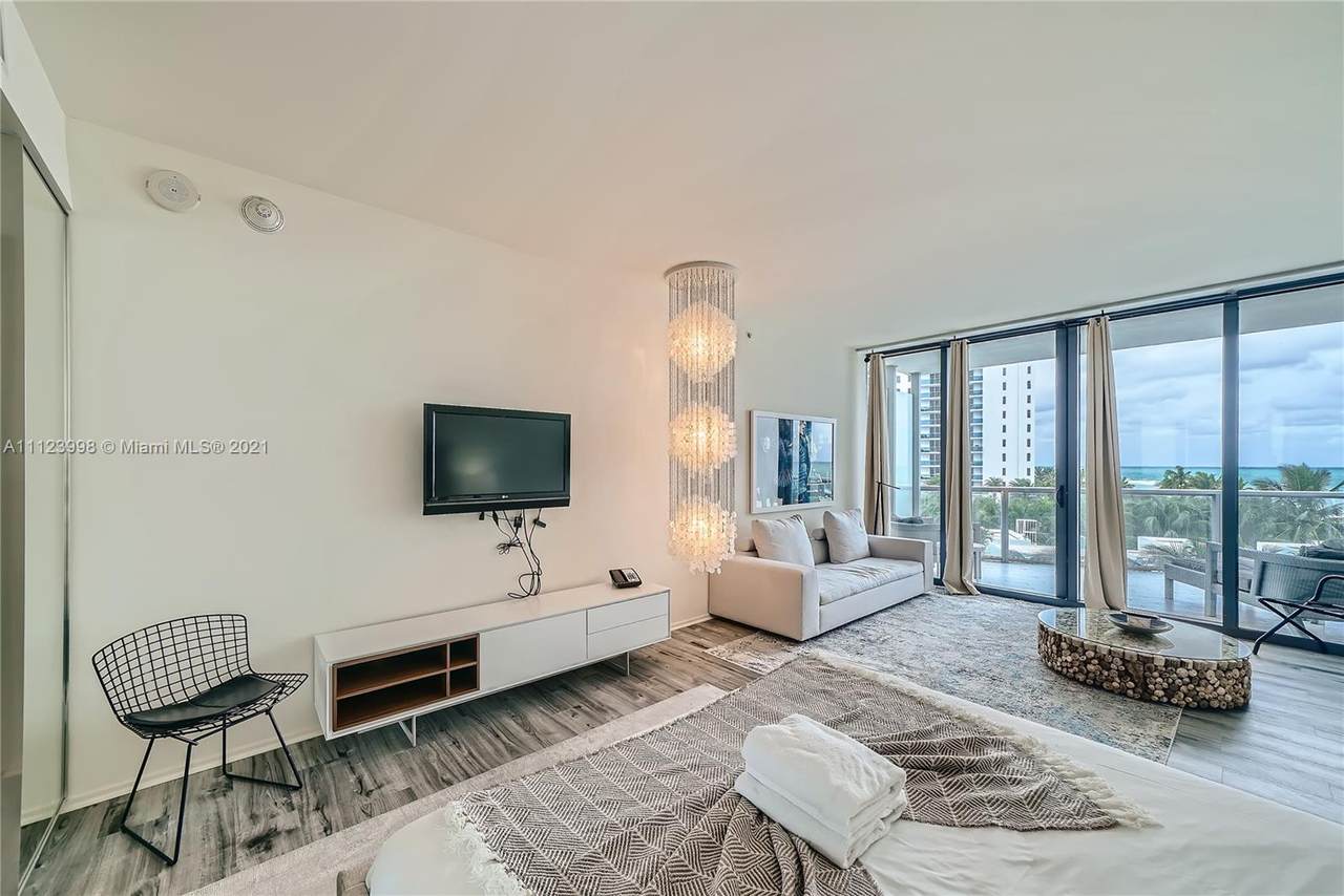 2201 Collins Ave - Photo 1
