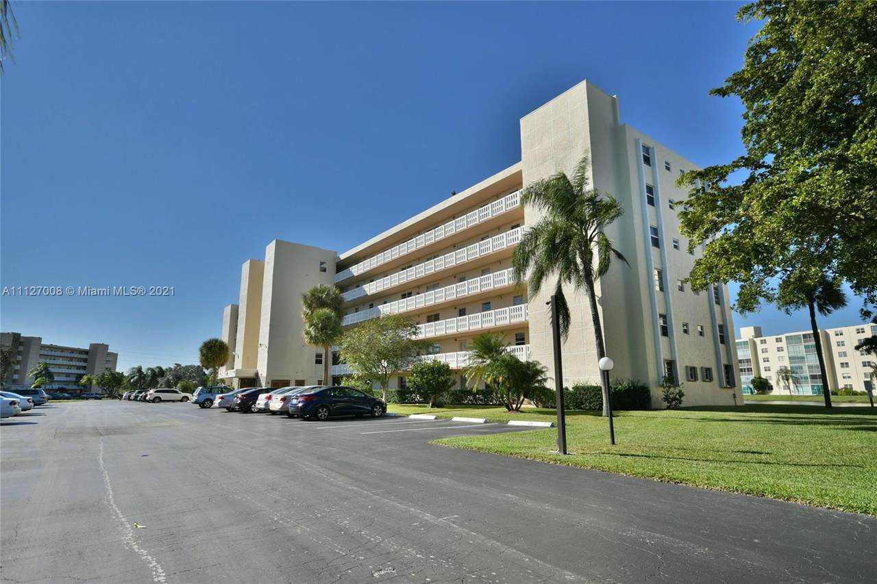 131 3rd Ave - Photo 1