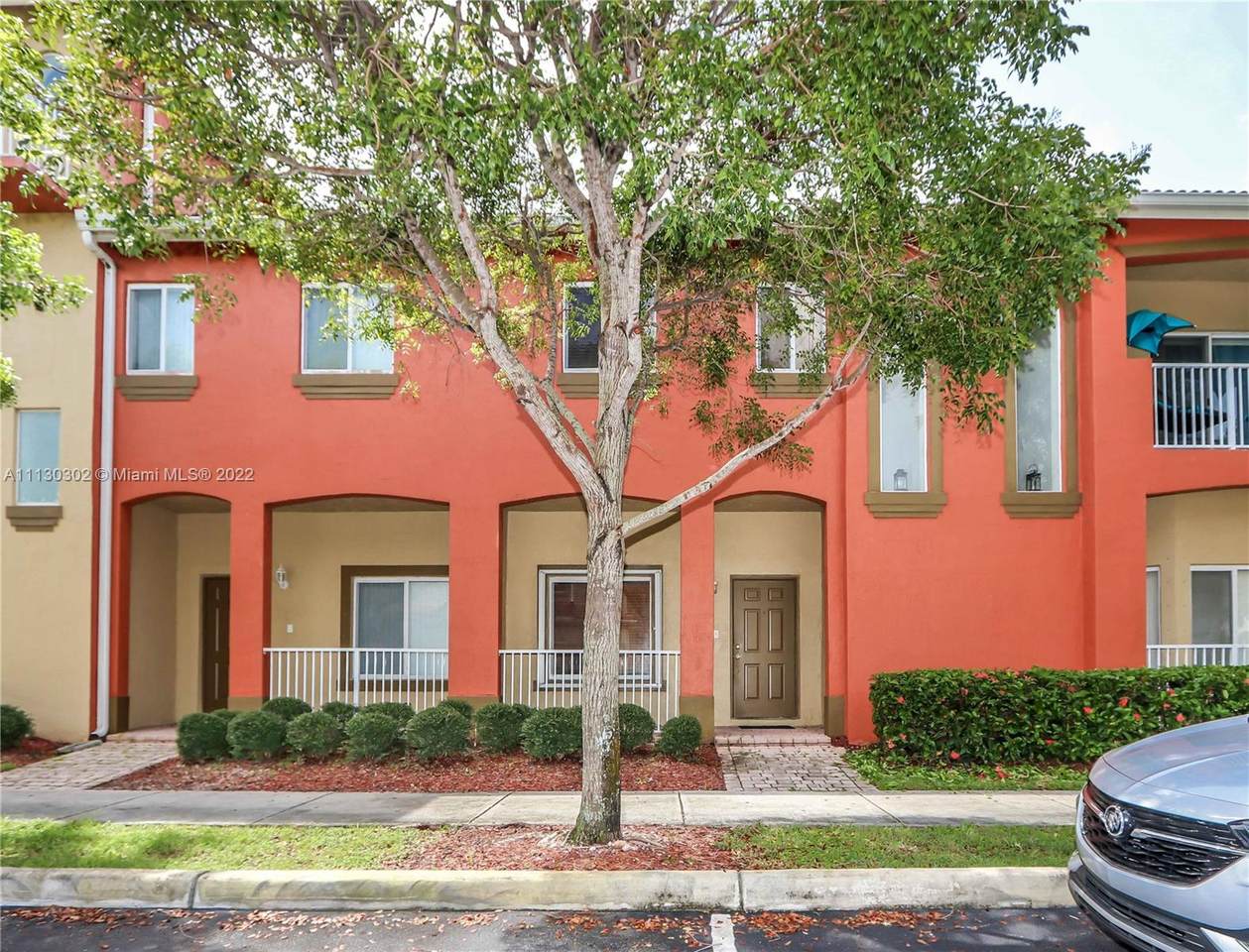 2340 19th Ct - Photo 1