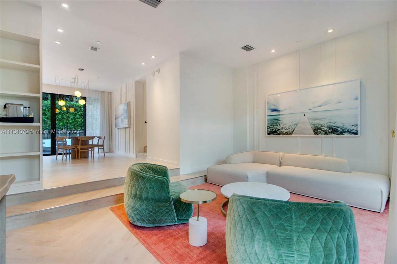 2201 Collins Ave - Photo 1