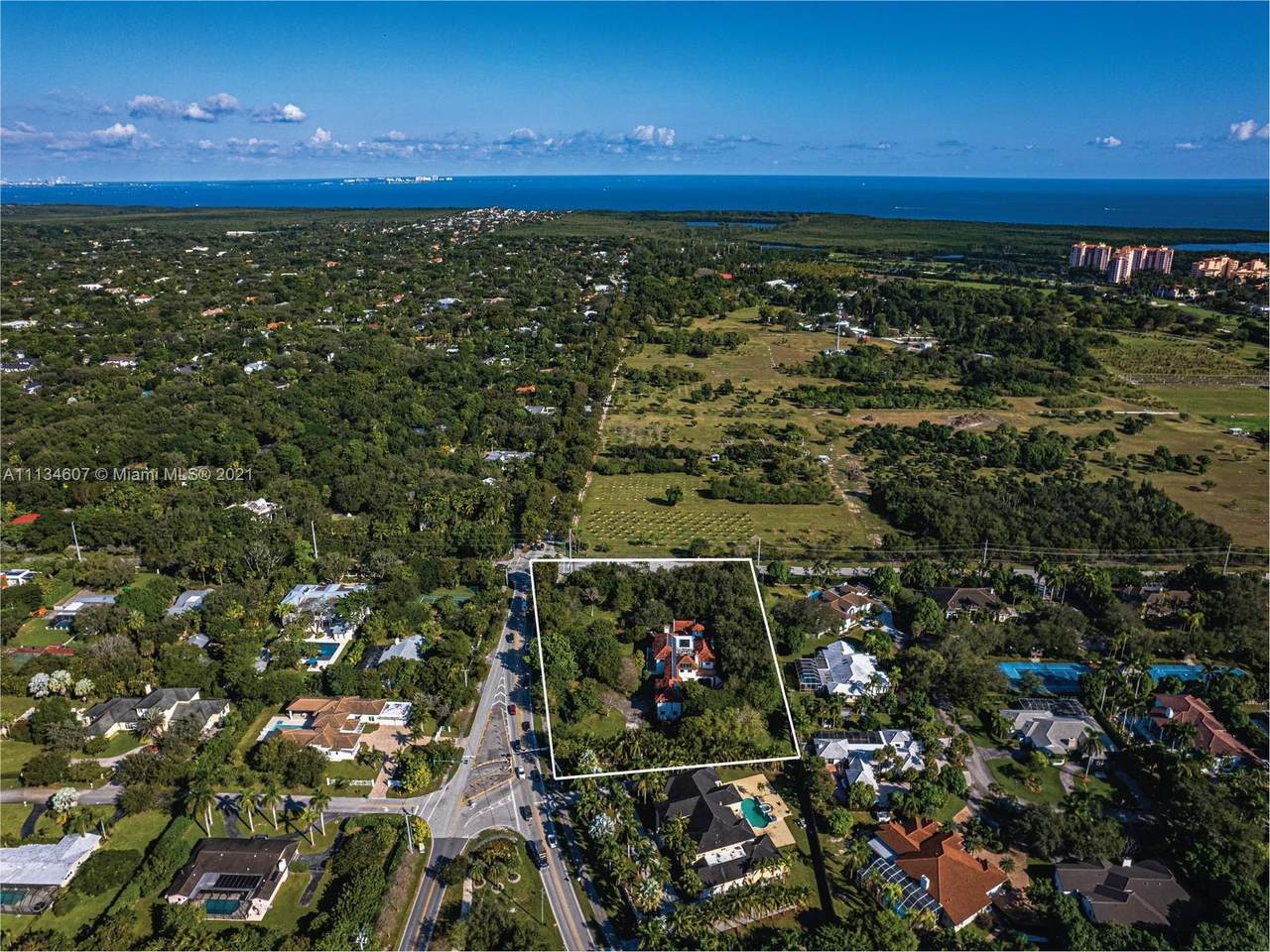 13600 67 AVE - Photo 1