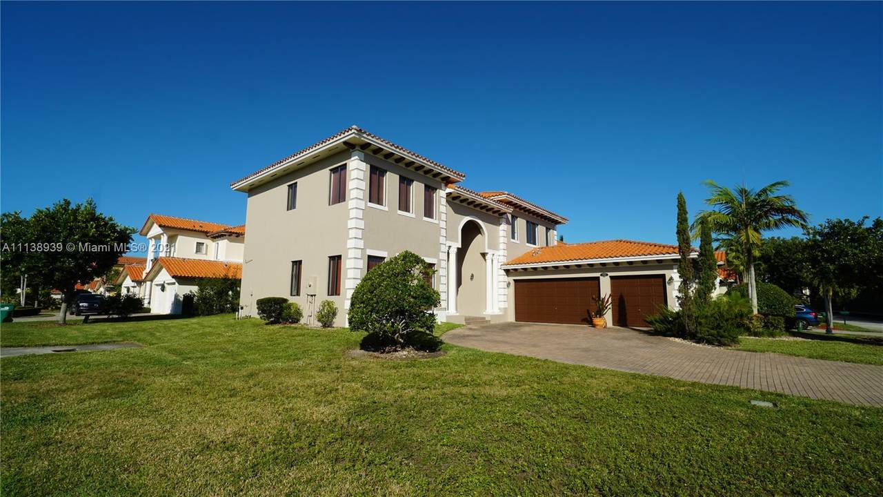 19524 78th Ave - Photo 1