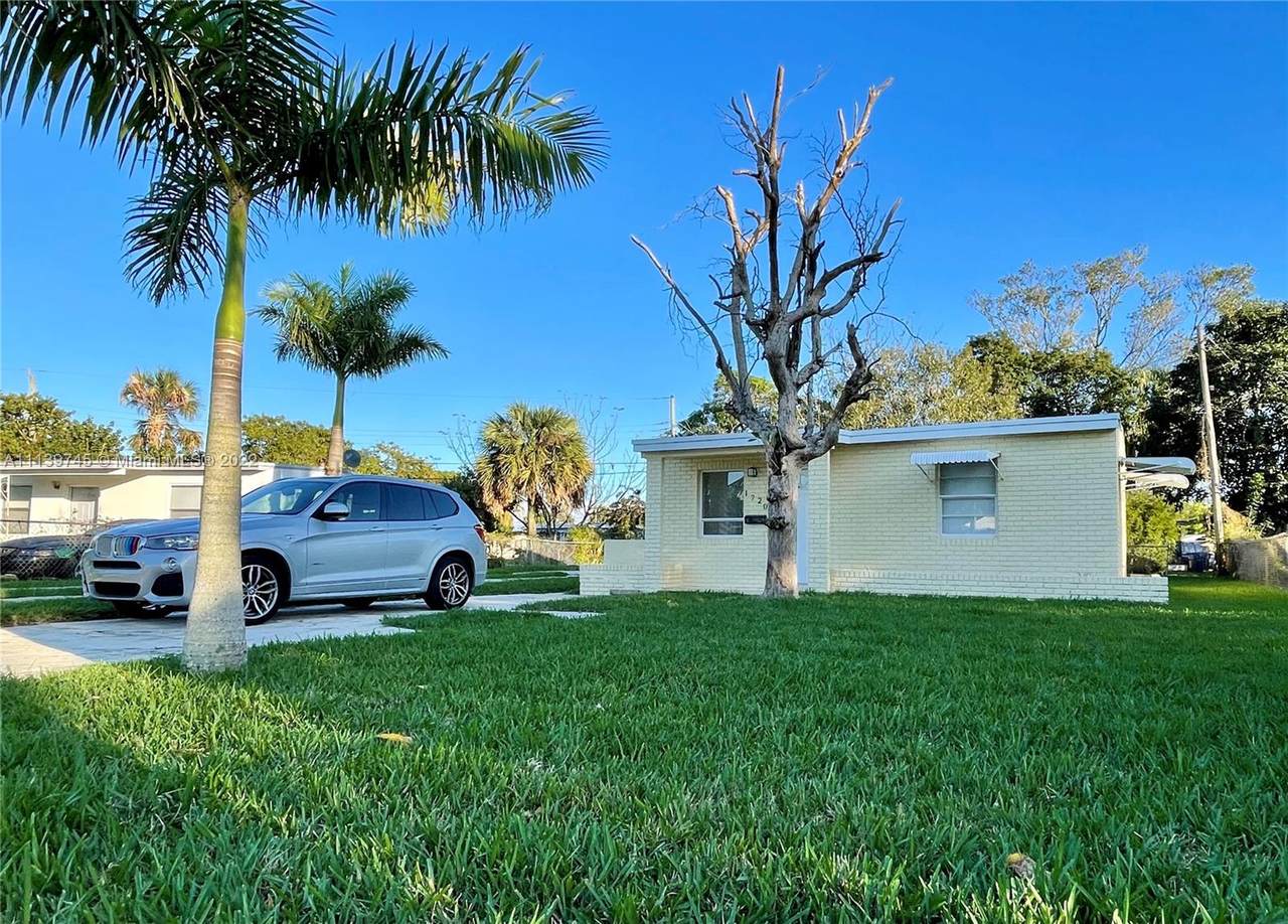 1720 25th Ave - Photo 1