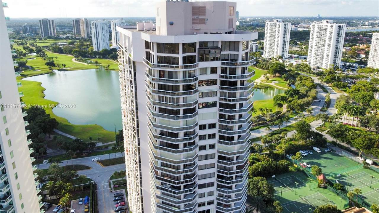 20185 Country Club Dr - Photo 1