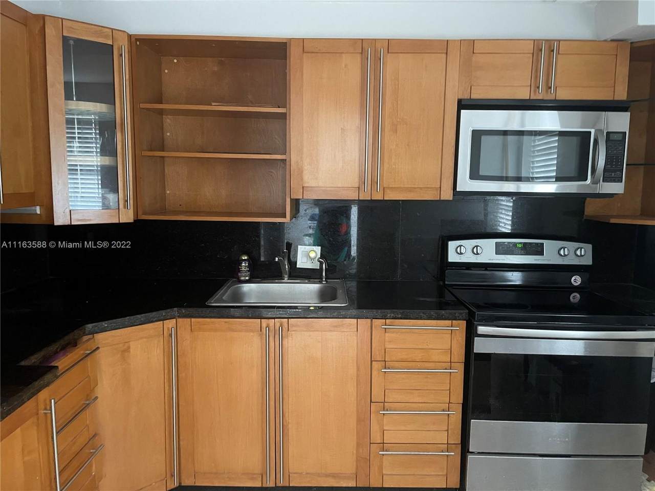 3100 Palm Aire Dr - Photo 1