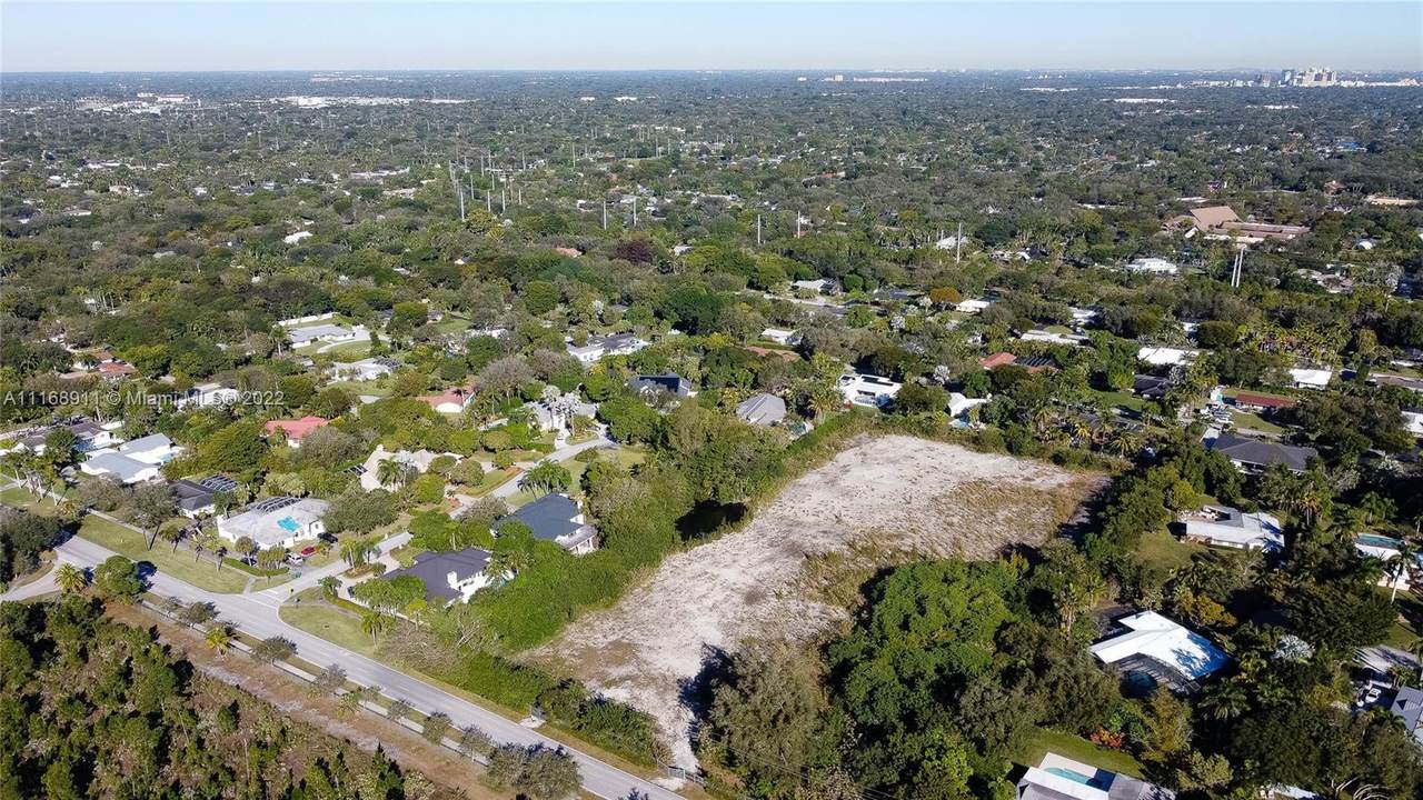SW 70 Ave 152 ST - Photo 1