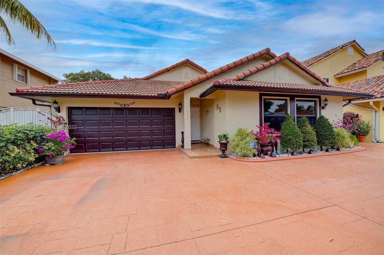 18840 77th Ct - Photo 1