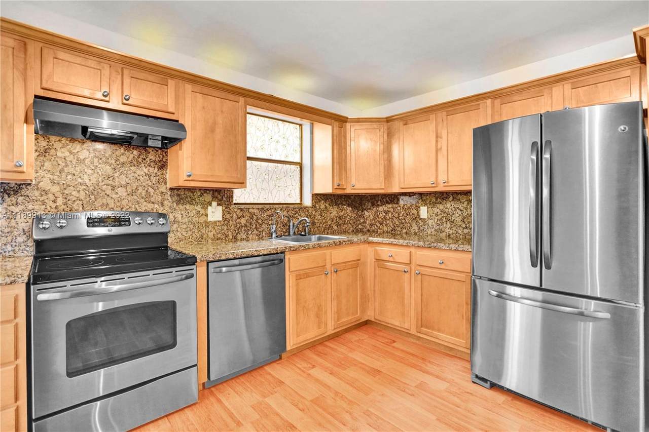605 Ives Dairy Rd - Photo 1