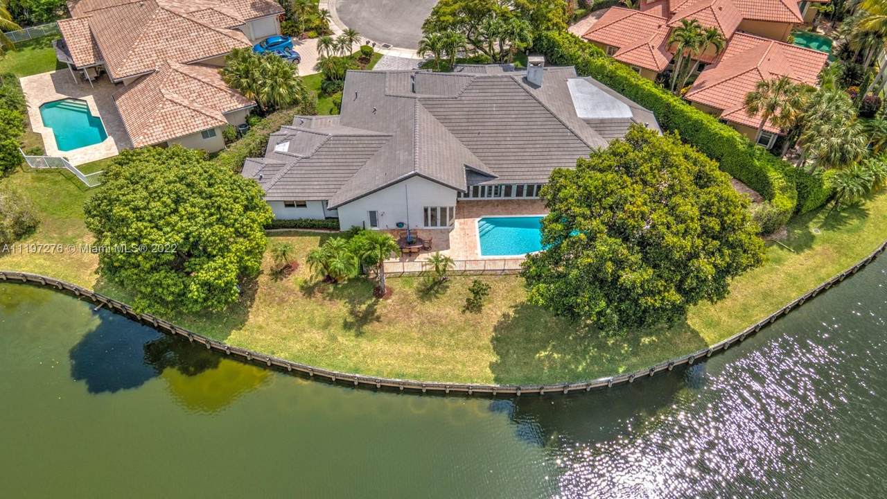 3290 Westminster Dr - Photo 1