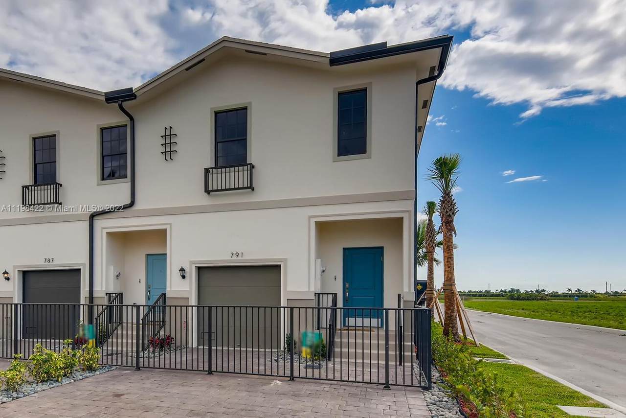 1161 8 AVE - Photo 1
