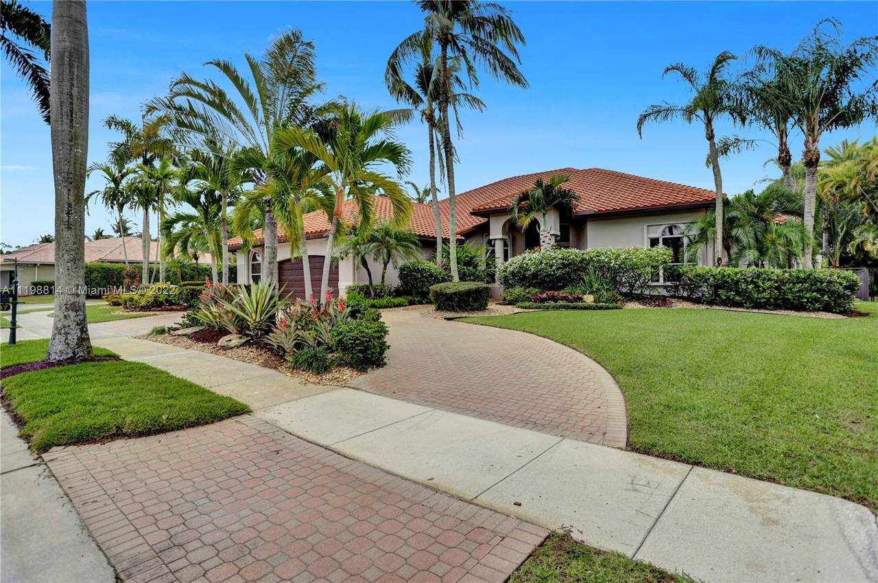 2687 Cypress Ln - Photo 1