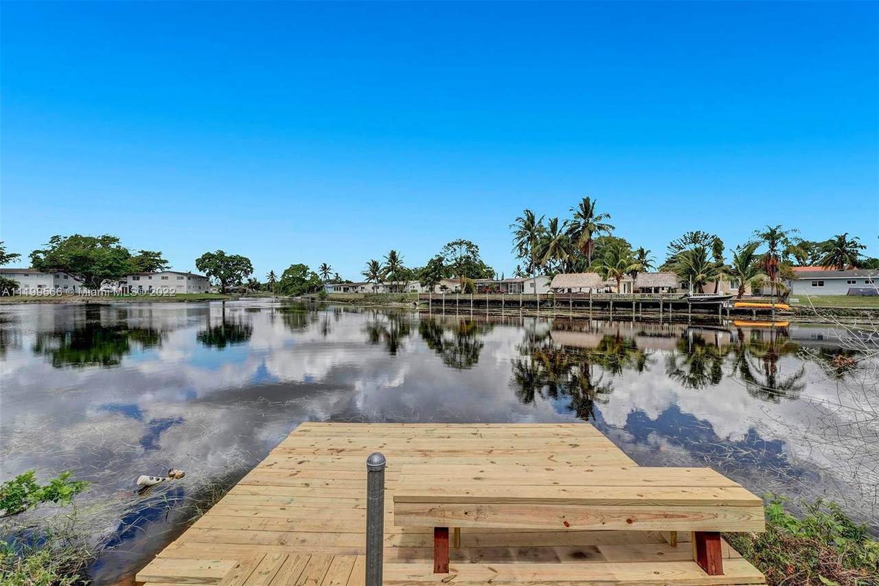 447 Sunshine Dr - Photo 1