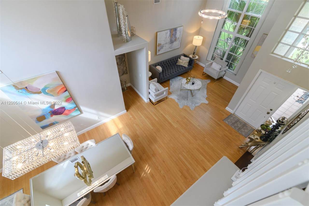 1554 179th Ave - Photo 1
