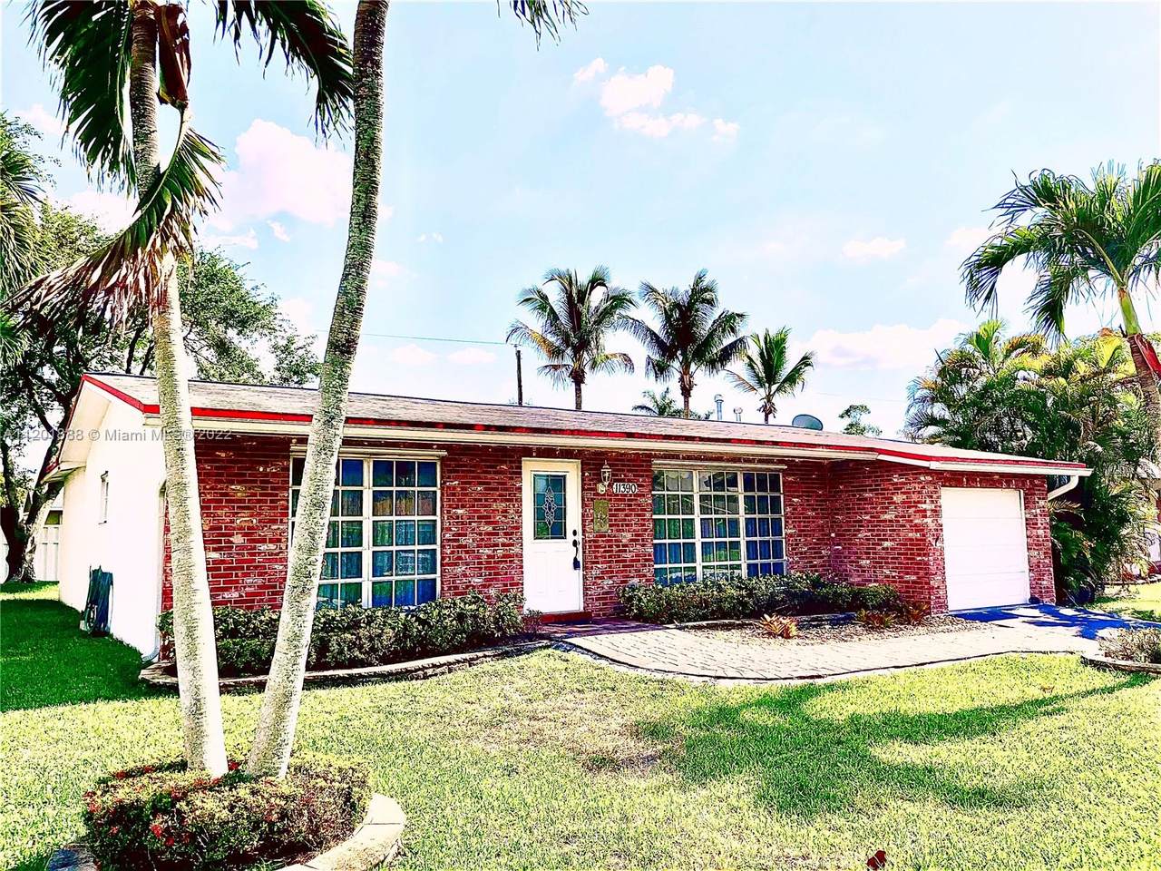 11390 Nw 38th Pl. - Photo 1