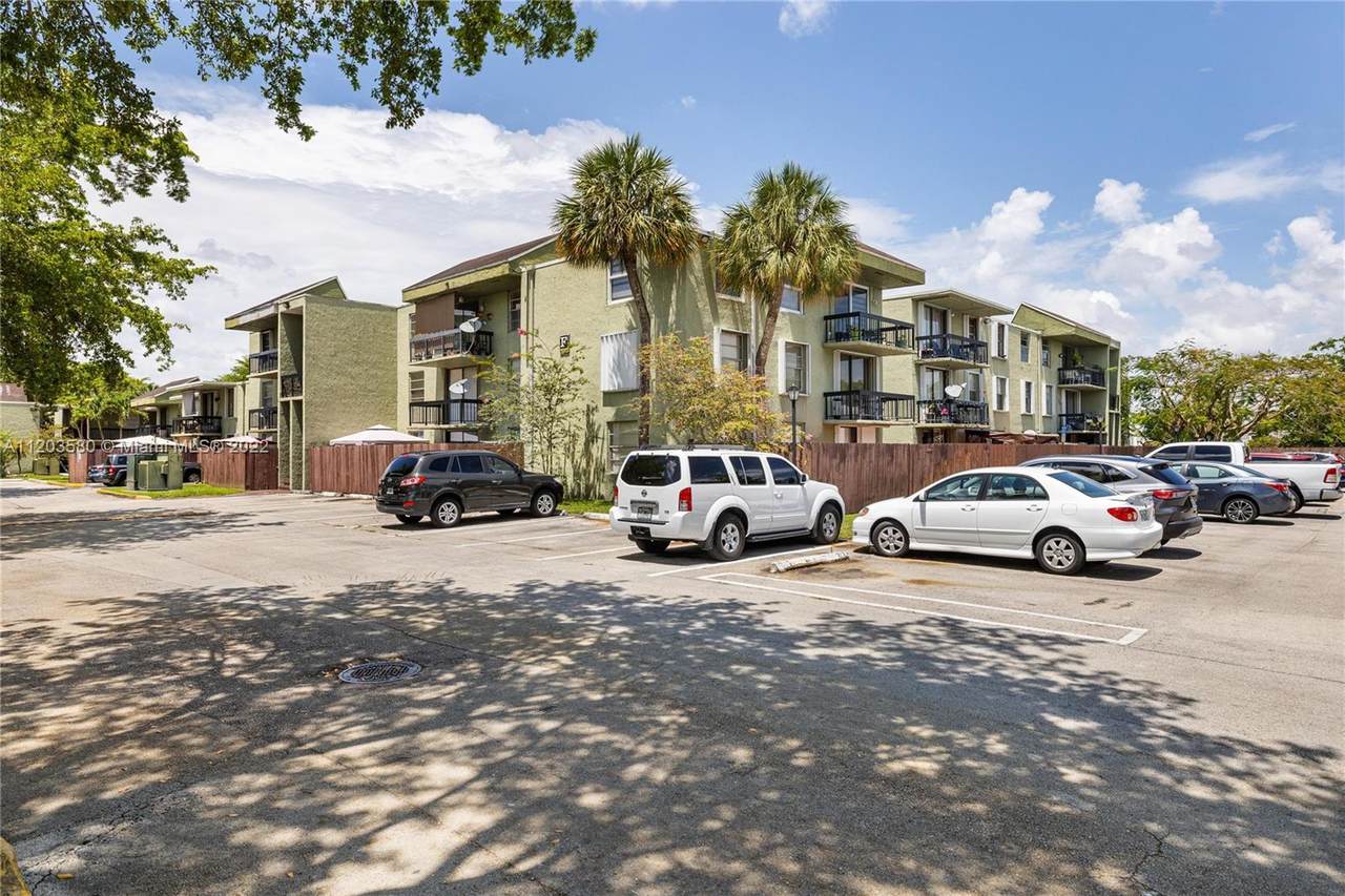 8307 142nd Ave - Photo 1