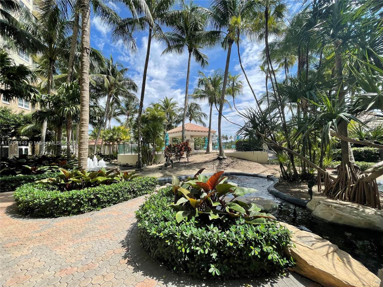 19501 Country Club Dr - Photo 1