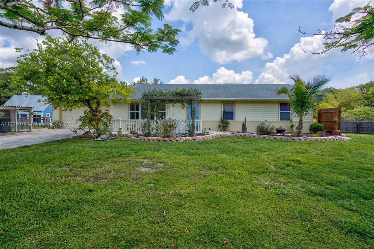 12457 188th St N - Photo 1