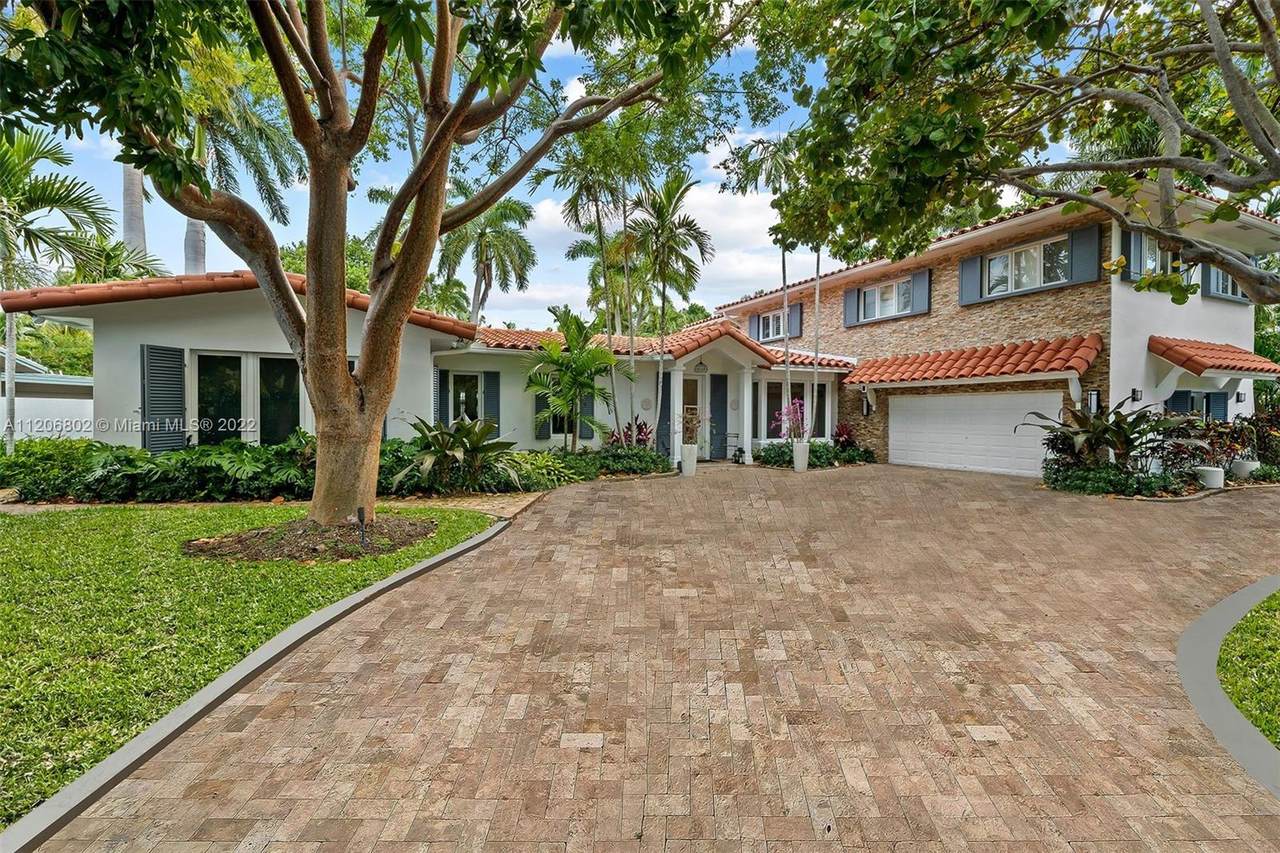 1401 Ocean Dr - Photo 1