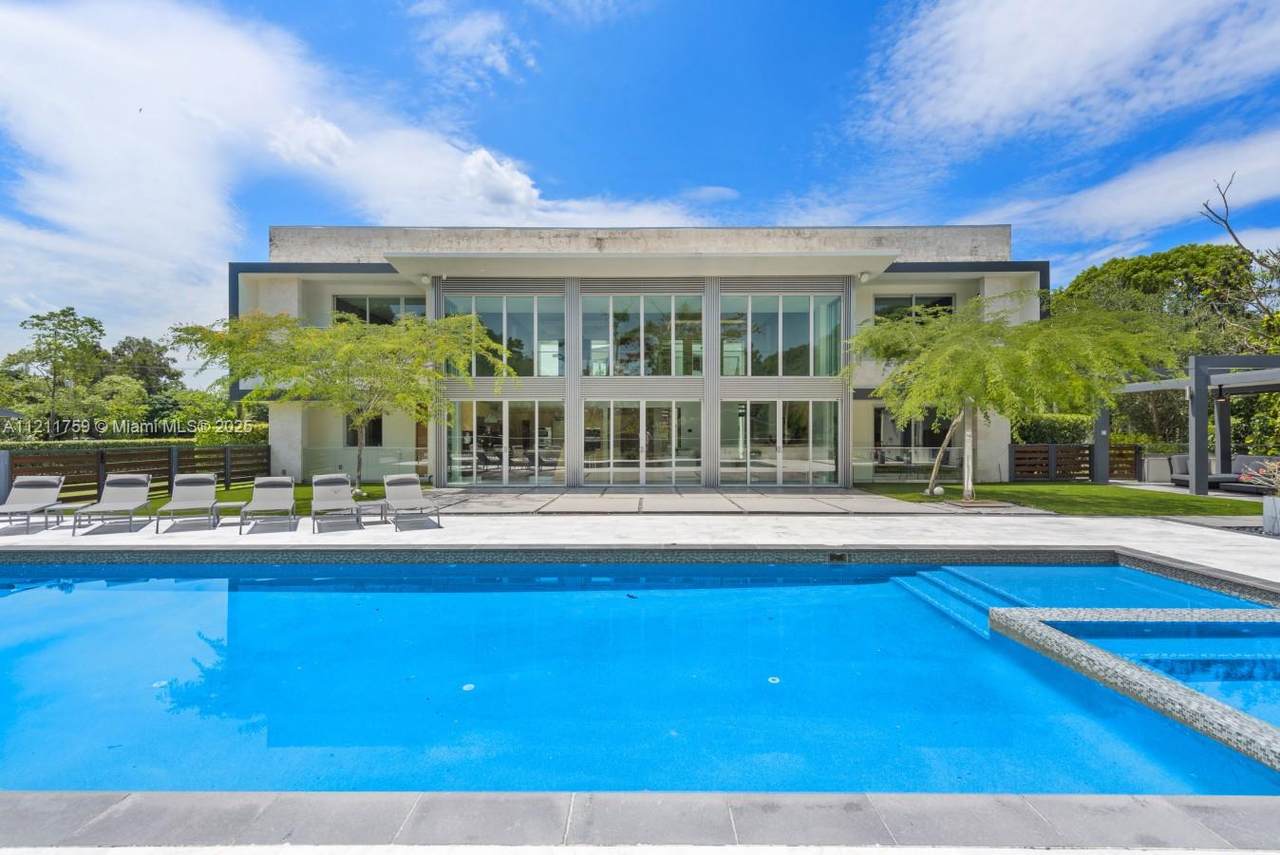https://bt-photos.global.ssl.fastly.net/miami/1280_boomver_2_A11211759-2.jpg