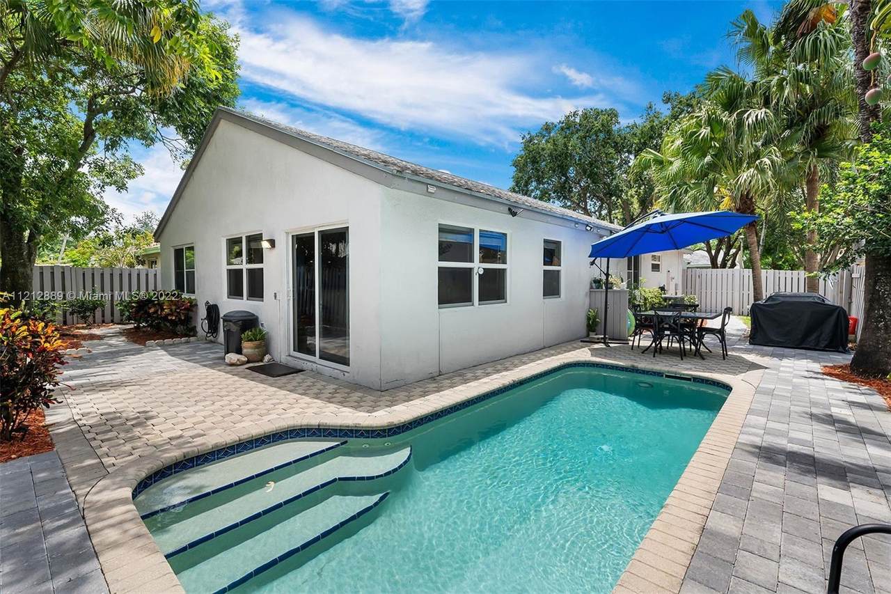 1434 49th Ave - Photo 1