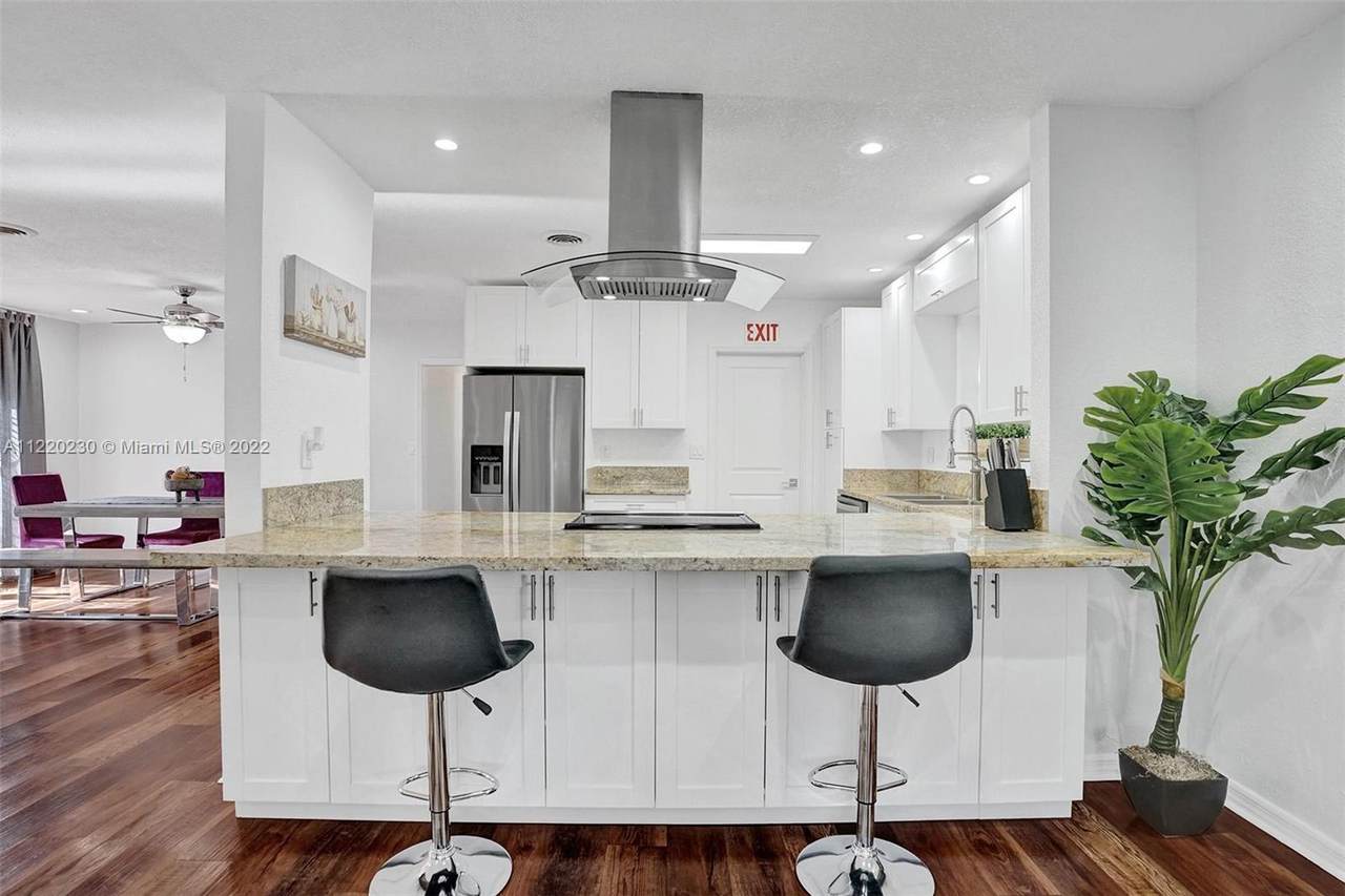 1404 Hollywood Blvd - Photo 1