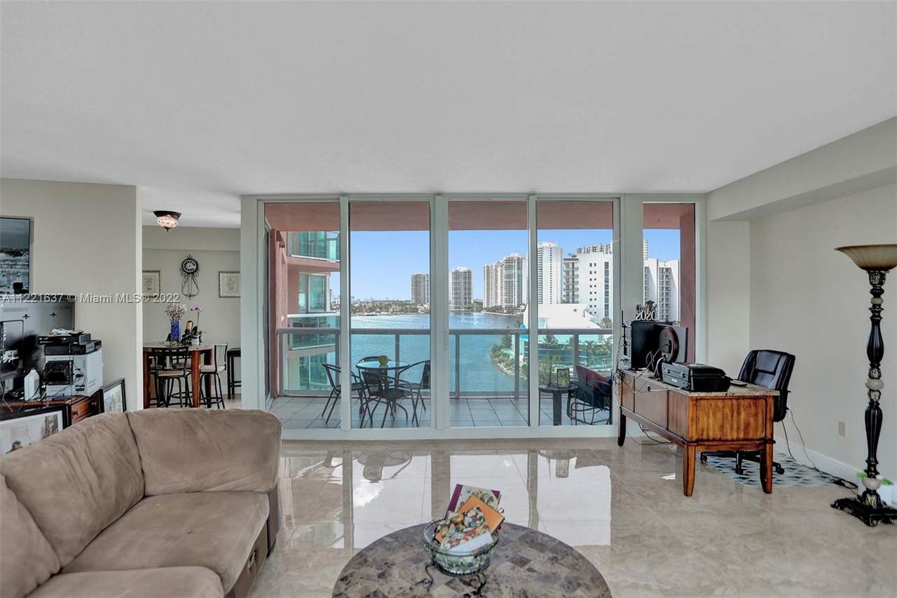 3370 Hidden Bay Dr - Photo 1