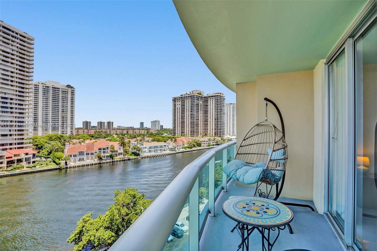 19390 Collins Ave - Photo 1
