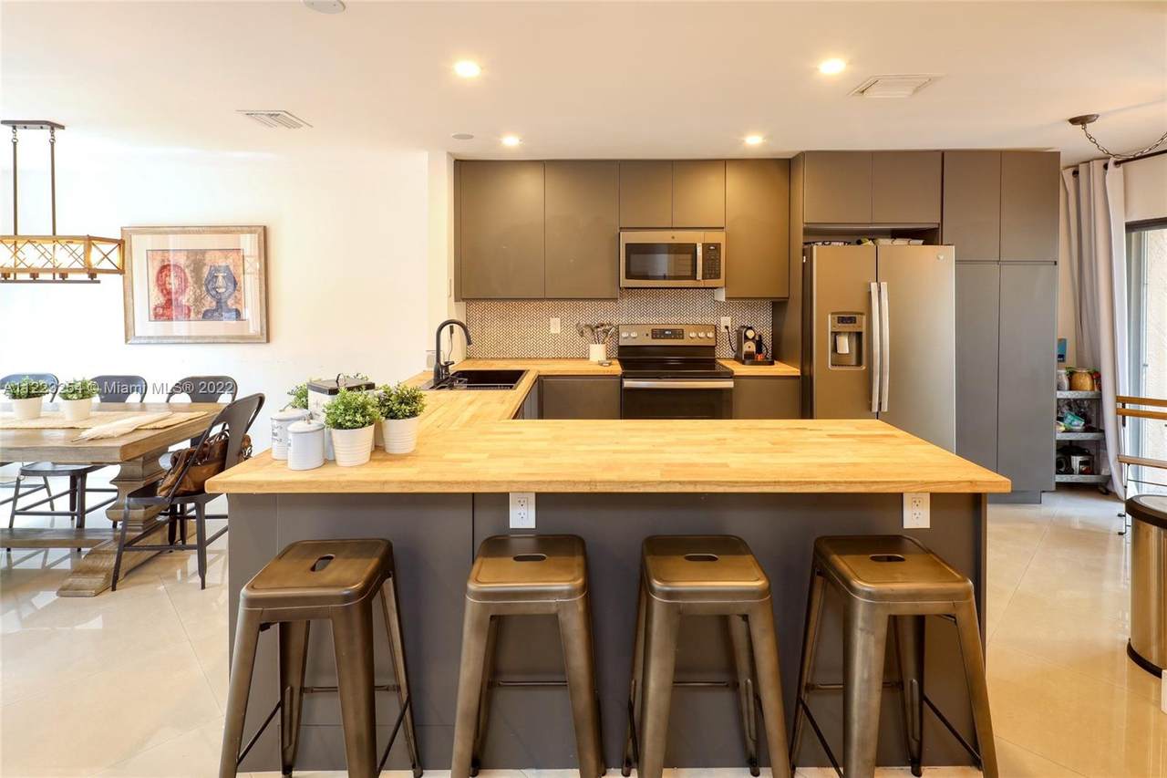 10005 Costa Del Sol Blvd - Photo 1