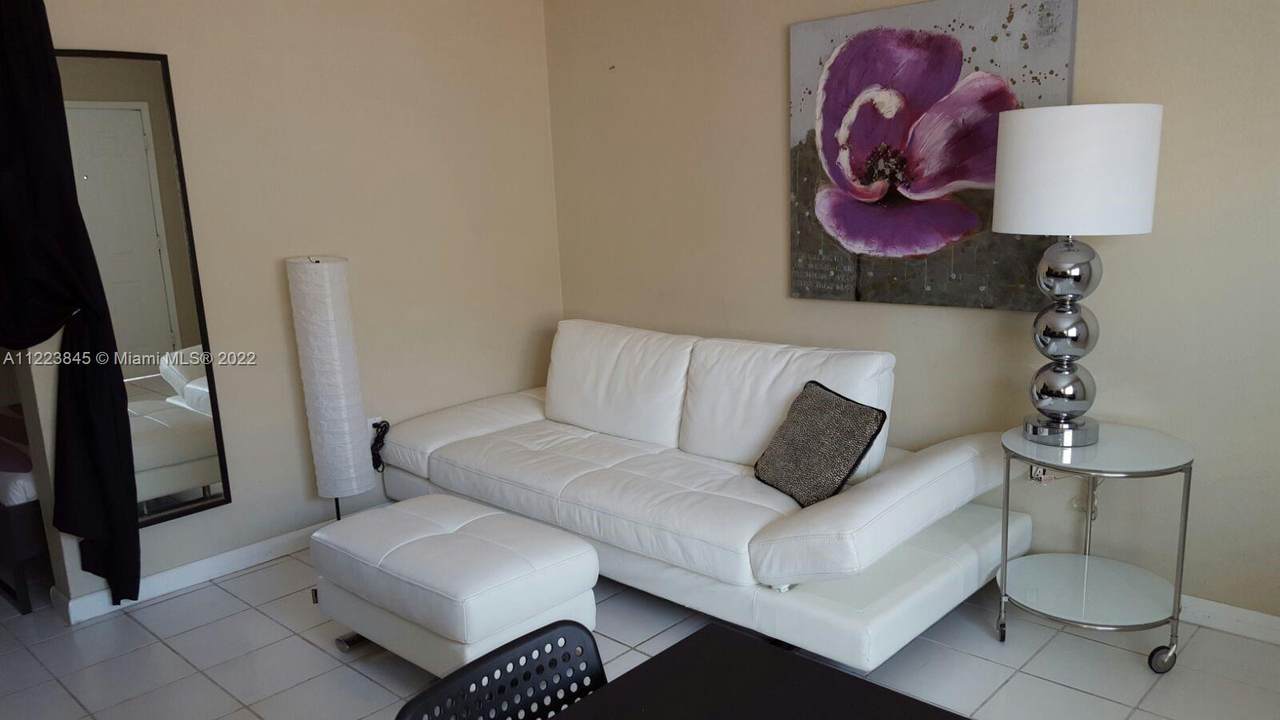 1135 Euclid Ave - Photo 1