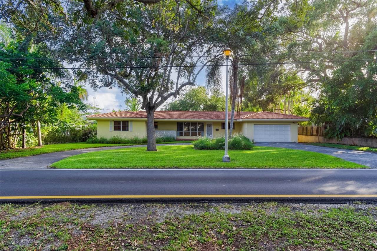 11070 Griffing Blvd - Photo 1