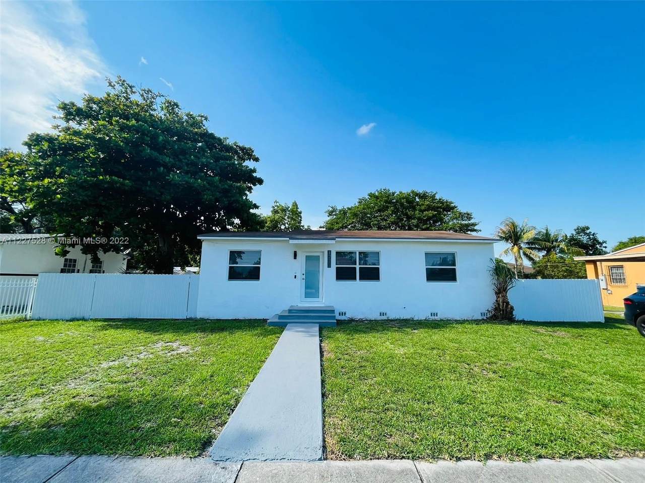 1279 100th St - Photo 1