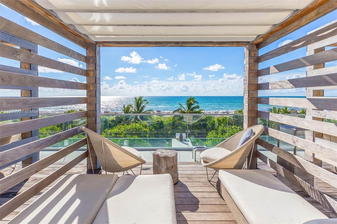 2301 Collins Ave - Photo 1