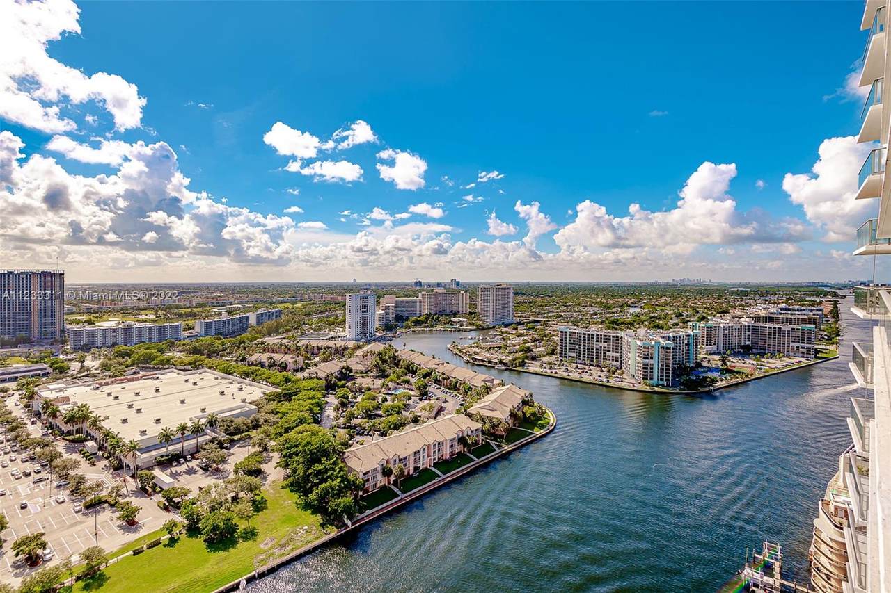 4010 Ocean Dr - Photo 1
