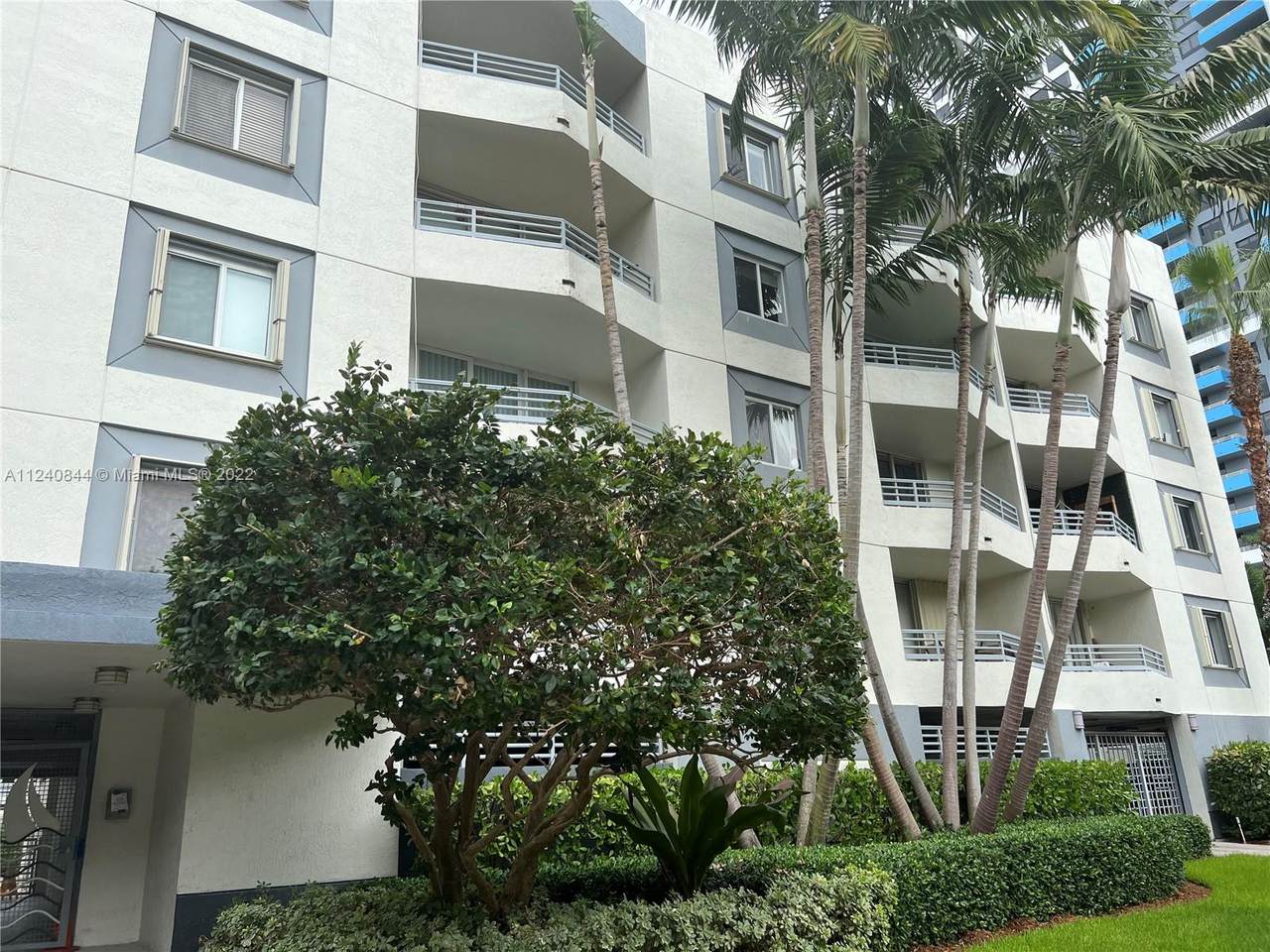 1401 Bay Rd - Photo 1