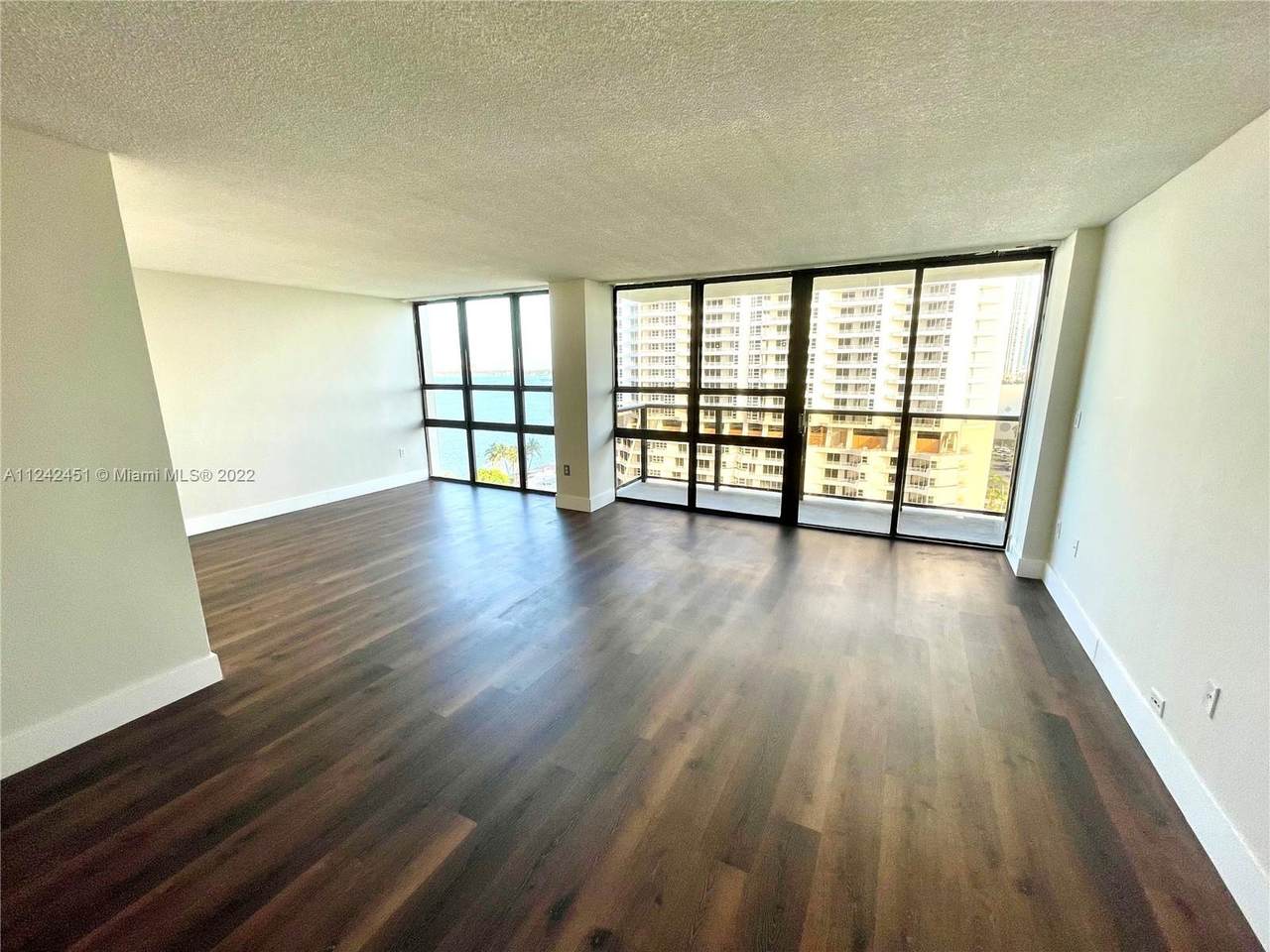 600 36th St - Photo 1