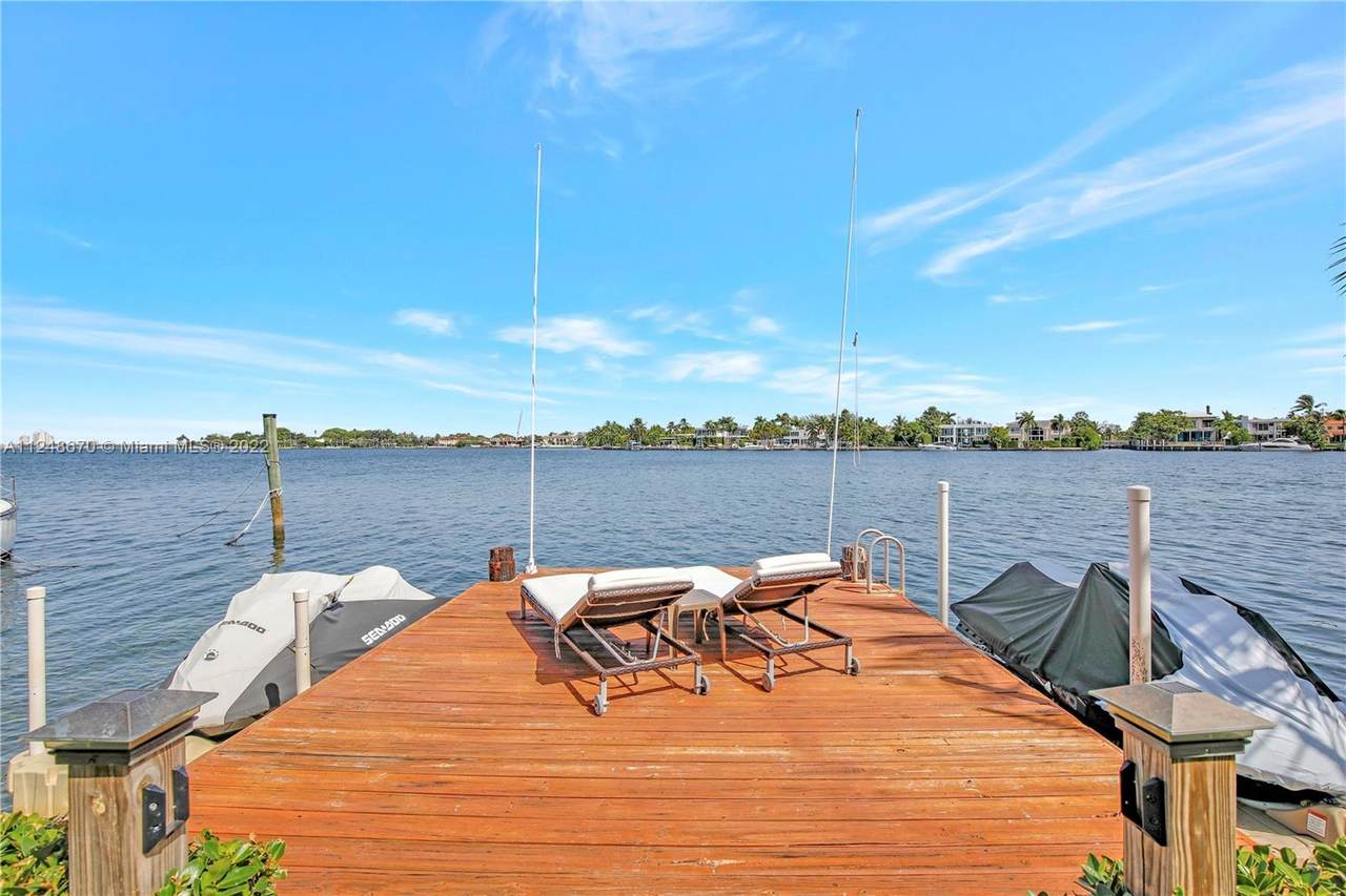 925 Stillwater Dr - Photo 1