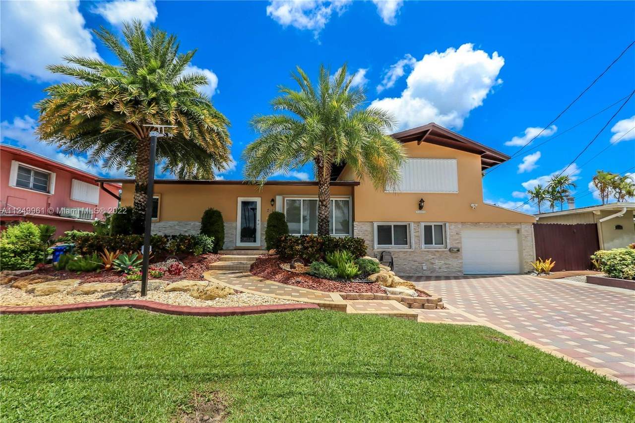 2512 Okeechobee Ln - Photo 1