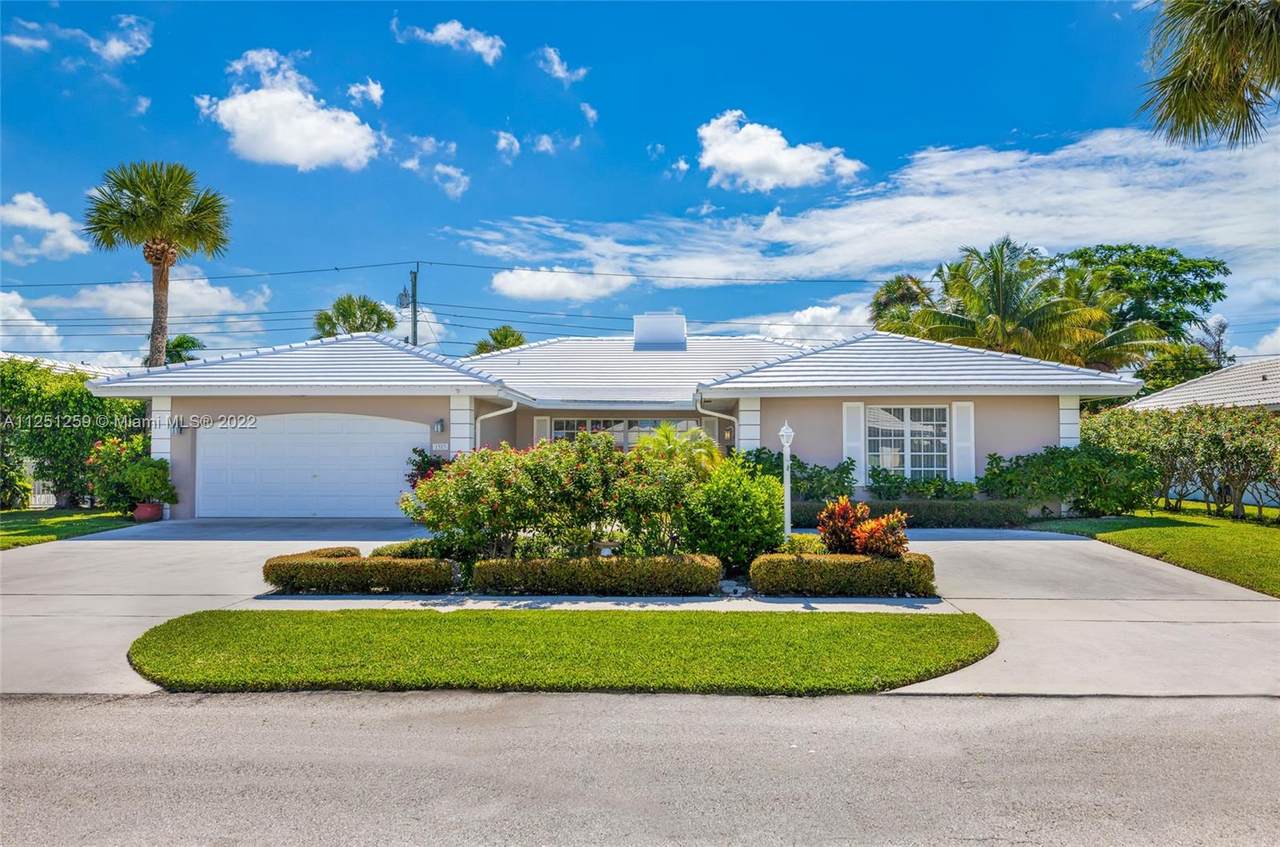 1323 Sugar Plum Dr - Photo 1