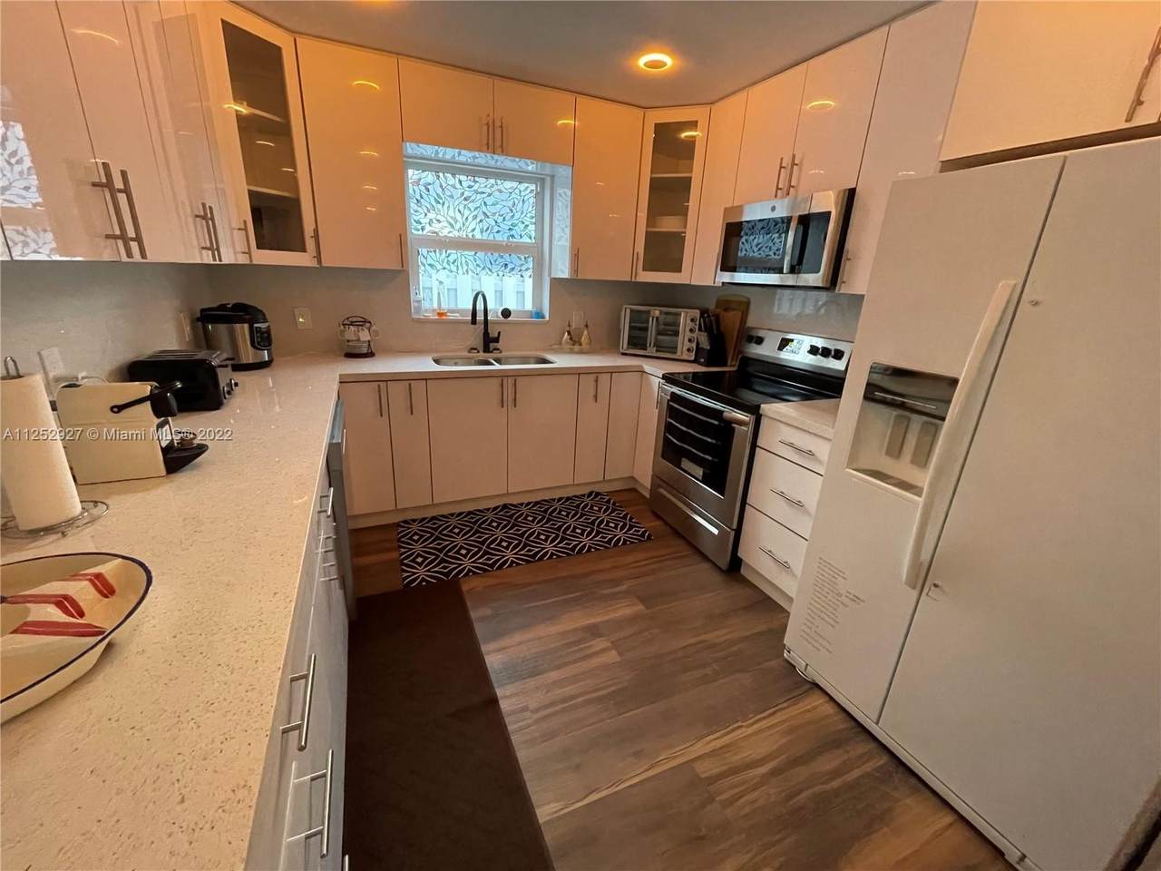 2242 Taft - Photo 1