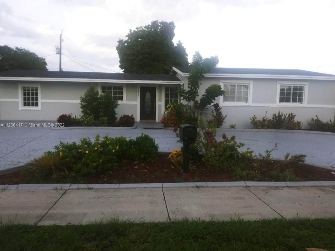18025 83rd Ave - Photo 1